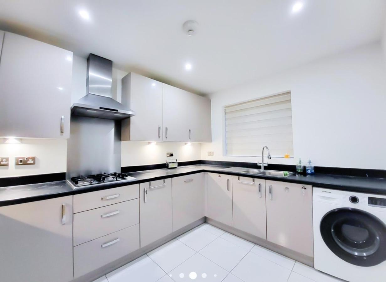 Royal Rooms At Coop Live Etihad, Sports City Manchester Bagian luar foto