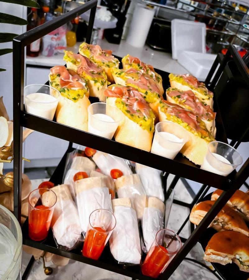 Royal Rooms At Coop Live Etihad, Sports City Manchester Bagian luar foto